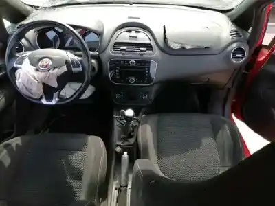 Veicolo di demolizione abarth punto evo 1.4 (199.axx1b) dell'anno 2011 alimentato 955a8000