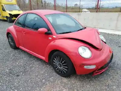 Veicolo di demolizione VOLKSWAGEN NEW BEETLE (9C1/1C1) 1.6 dell'anno 2000 alimentato AYD