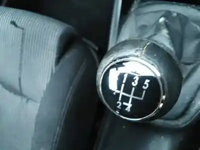 Veículo de Sucata volkswagen golf iv (1j1) 1.6 do ano 1999 alimentado akl