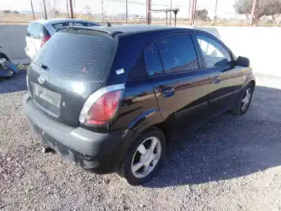 Vehicul casat kia rio 1.5 crdi al anului 2005 alimentat d4fa