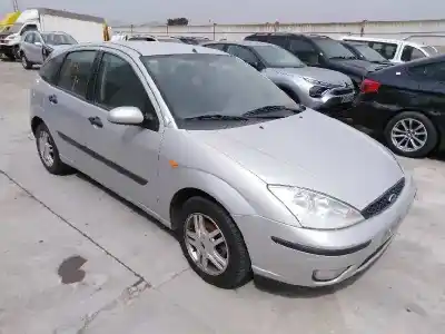 Véhicule à la ferraille FORD FOCUS BERLINA (CAK) 1.8 TDCi Turbodiesel CAT de l'année 2002 alimenté F9DA