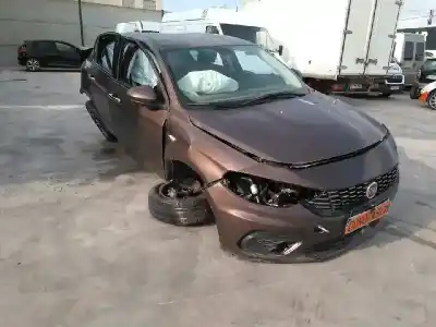 Véhicule à la ferraille FIAT TIPO II (356) SEDAN Easy de l'année 2016 alimenté 55266963