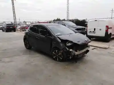 Veicolo di demolizione PEUGEOT 208 I (CA_, CC_) 1.2 THP 110 dell'anno 2019 alimentato HN05
