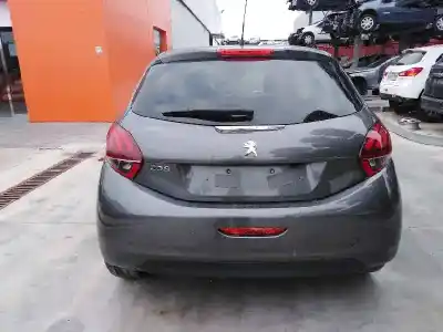 Veicolo di demolizione peugeot 208 i (ca_, cc_) 1.2 thp 110 dell'anno 2019 alimentato hn05