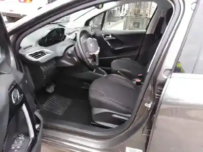 Veicolo di demolizione peugeot 208 i (ca_, cc_) 1.2 thp 110 dell'anno 2019 alimentato hn05