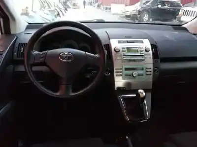 Vehicul casat toyota corolla verso (r1) 2.2 d-4d sol al anului 2005 alimentat 2adftv