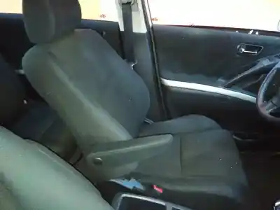 Vehicul casat toyota corolla verso (r1) 2.2 d-4d sol al anului 2005 alimentat 2adftv