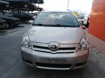 Vehicul casat toyota corolla verso (r1) 2.2 d-4d sol al anului 2005 alimentat 2adftv