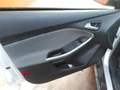 Verschrottungsfahrzeug ford focus iii 1.6 tdci des jahres 2013 angetrieben t1da