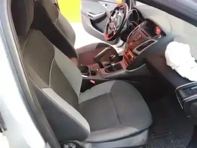 Verschrottungsfahrzeug ford focus iii 1.6 tdci des jahres 2013 angetrieben t1da