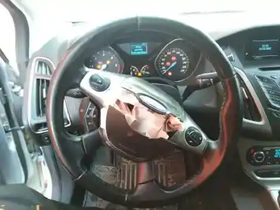 Verschrottungsfahrzeug ford focus iii 1.6 tdci des jahres 2013 angetrieben t1da