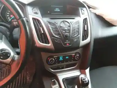 Verschrottungsfahrzeug ford focus iii 1.6 tdci des jahres 2013 angetrieben t1da