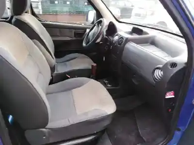 Véhicule à la ferraille citroen berlingo 1.9 d multispace de l'année 2004 alimenté wjy