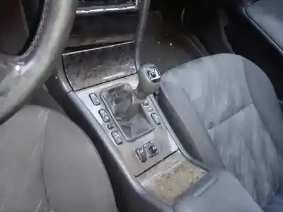 Veículo de Sucata mercedes-benz clase e (w210) e 240 (210.061) do ano 1999 alimentado 112911