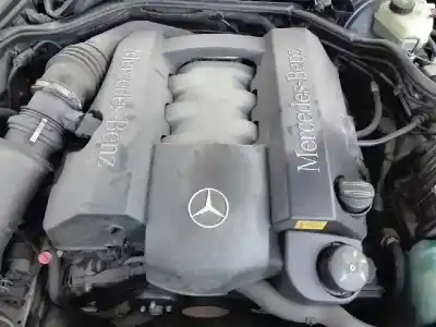 Veículo de Sucata mercedes-benz clase e (w210) e 240 (210.061) do ano 1999 alimentado 112911