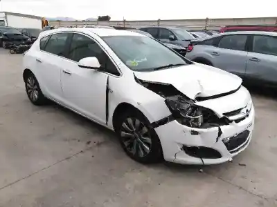 Veículo de Sucata OPEL ASTRA J (P10) 1.7 CDTI (68) do ano 2012 alimentado A17DTS