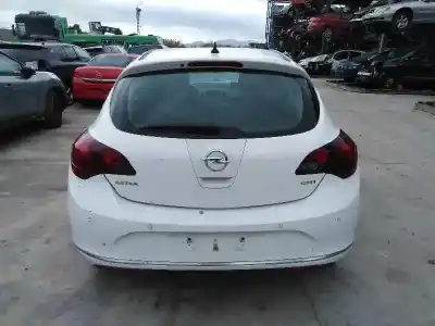 Veículo de Sucata opel astra j (p10) 1.7 cdti (68) do ano 2012 alimentado a17dts