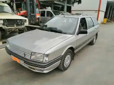Sloopvoertuig renault 21 nevada (k48) gtx van het jaar 1987 aangedreven j7r750