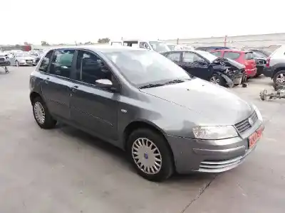 Scrapping Vehicle FIAT STILO (192) 1.9 JTD / 1.9 JTD 115 Active of the year 2004 powered 192A1000