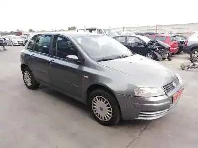 Veicolo di demolizione FIAT STILO (192) 1.9 JTD CAT dell'anno 2004 alimentato 192A1000