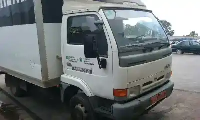 Veicolo di demolizione nissan cabstar e cabina simple cabina individual dell'anno 2000 alimentato bd30d