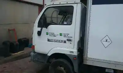 Veicolo di demolizione nissan cabstar e cabina simple cabina individual dell'anno 2000 alimentato bd30d