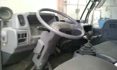 Veicolo di demolizione nissan cabstar e cabina simple cabina individual dell'anno 2000 alimentato bd30d