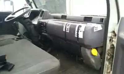 Veicolo di demolizione nissan cabstar e cabina simple cabina individual dell'anno 2000 alimentato bd30d