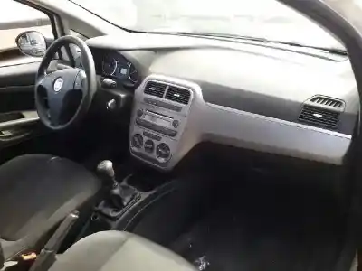 Veicolo di demolizione fiat punto (199_) 1.3 d multijet dell'anno 2012 alimentato 199a9000