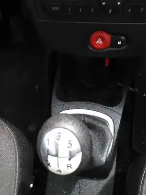 Veículo de Sucata renault clio iii 1.5 dci diesel cat do ano 2011 alimentado k9k770