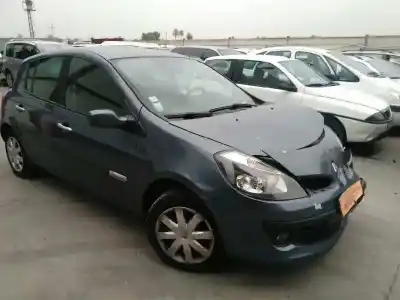 Véhicule à la ferraille RENAULT CLIO III Rip Curl de l'année 2008 alimenté K9K768