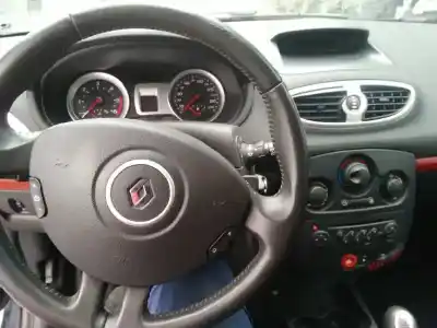 Veículo de Sucata renault clio iii rip curl do ano 2008 alimentado k9k768