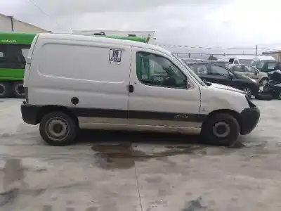 Veículo de Sucata citroen berlingo first combi 1.6 hdi 75 sx do ano 2011 alimentado 9hw