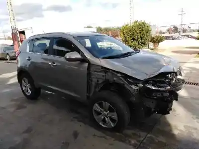 Veicolo di demolizione KIA SPORTAGE III (SL) 2.0 CRDI AWD dell'anno 2011 alimentato D4HA
