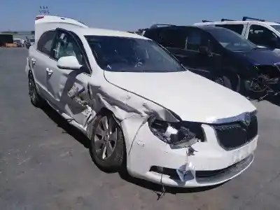 Здавання транспортного засобу skoda superb combi (3t5) ambition року 2012 потужний cffb