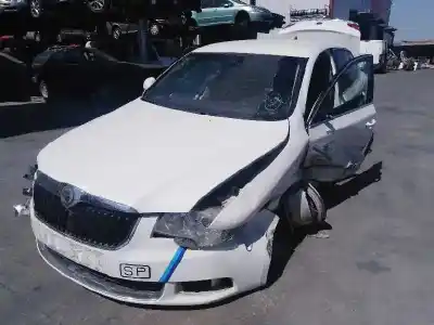 Veicolo di demolizione skoda superb combi (3t5) ambition dell'anno 2012 alimentato cffb