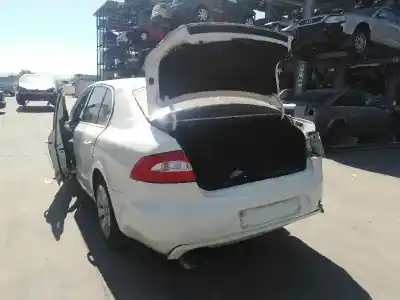 Veicolo di demolizione skoda superb combi (3t5) ambition dell'anno 2012 alimentato cffb