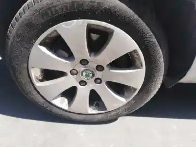 Veicolo di demolizione skoda superb combi (3t5) ambition dell'anno 2012 alimentato cffb