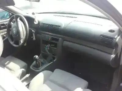 Veículo de Sucata audi a4 berlina (b5) 1.8 do ano 1997 alimentado adr