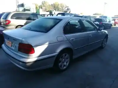 Veículo de Sucata bmw serie 5 berlina (e39) 525td do ano 1999 alimentado 256t1