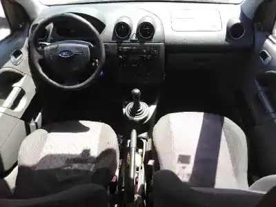 Veicolo di demolizione ford fiesta (cbk) 1.4 16v cat dell'anno 2003 alimentato fxja