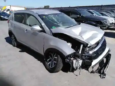 Veicolo di demolizione KIA SPORTAGE III (SL) 1.7 CRDI dell'anno 2015 alimentato D4FD
