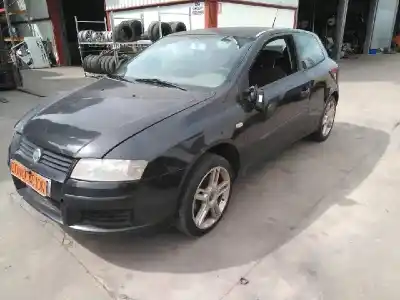 Sloopvoertuig fiat stilo (192) 1.9 jtd cat van het jaar 2004 aangedreven 192a1000