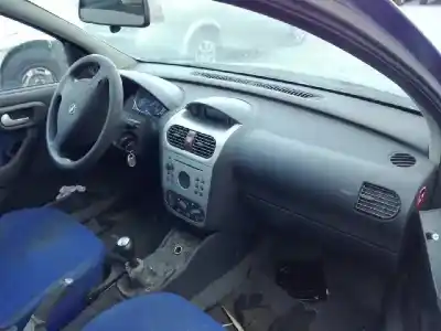 Veicolo di demolizione opel corsa c enjoy dell'anno 2003 alimentato z17dth