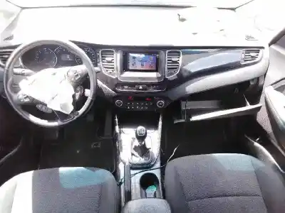 Veículo de Sucata kia carens iv 1.7 crdi do ano 2015 alimentado d4fd