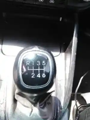 Veículo de Sucata kia carens iv 1.7 crdi do ano 2015 alimentado d4fd