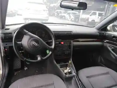 Véhicule à la ferraille audi a4 berlina (b5) 1.8 t de l'année 2001 alimenté awt