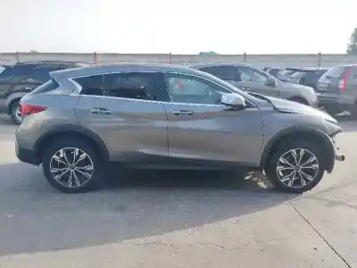 Veicolo di demolizione infiniti qx30 2.2 d awd dell'anno 2016 alimentato 651930