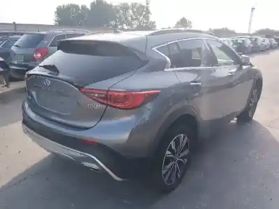 Veicolo di demolizione infiniti qx30 2.2 d awd dell'anno 2016 alimentato 651930