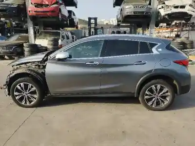 Veicolo di demolizione infiniti qx30 2.2 d awd dell'anno 2016 alimentato 651930